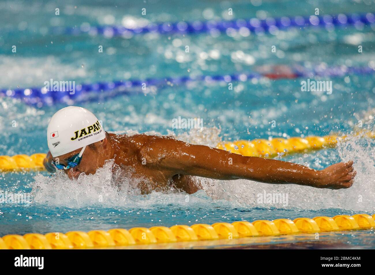 Takashi Yamamoto (JPN) im Halbfinale der Männer im Schmetterling 200 Meter bei den Olympischen Sommerspielen 2004 in Athen, Griechenland. Stockfoto