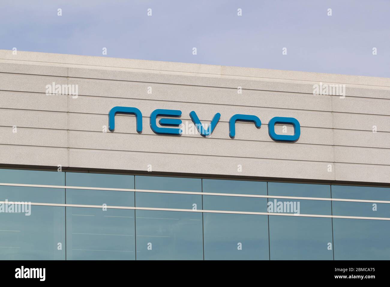 Das Nevro-Logo ist am 16. Februar 2020 in der Zentrale des globalen Medizinproduktemanks Nevro in Redwood City, Kalifornien, zu sehen. Stockfoto