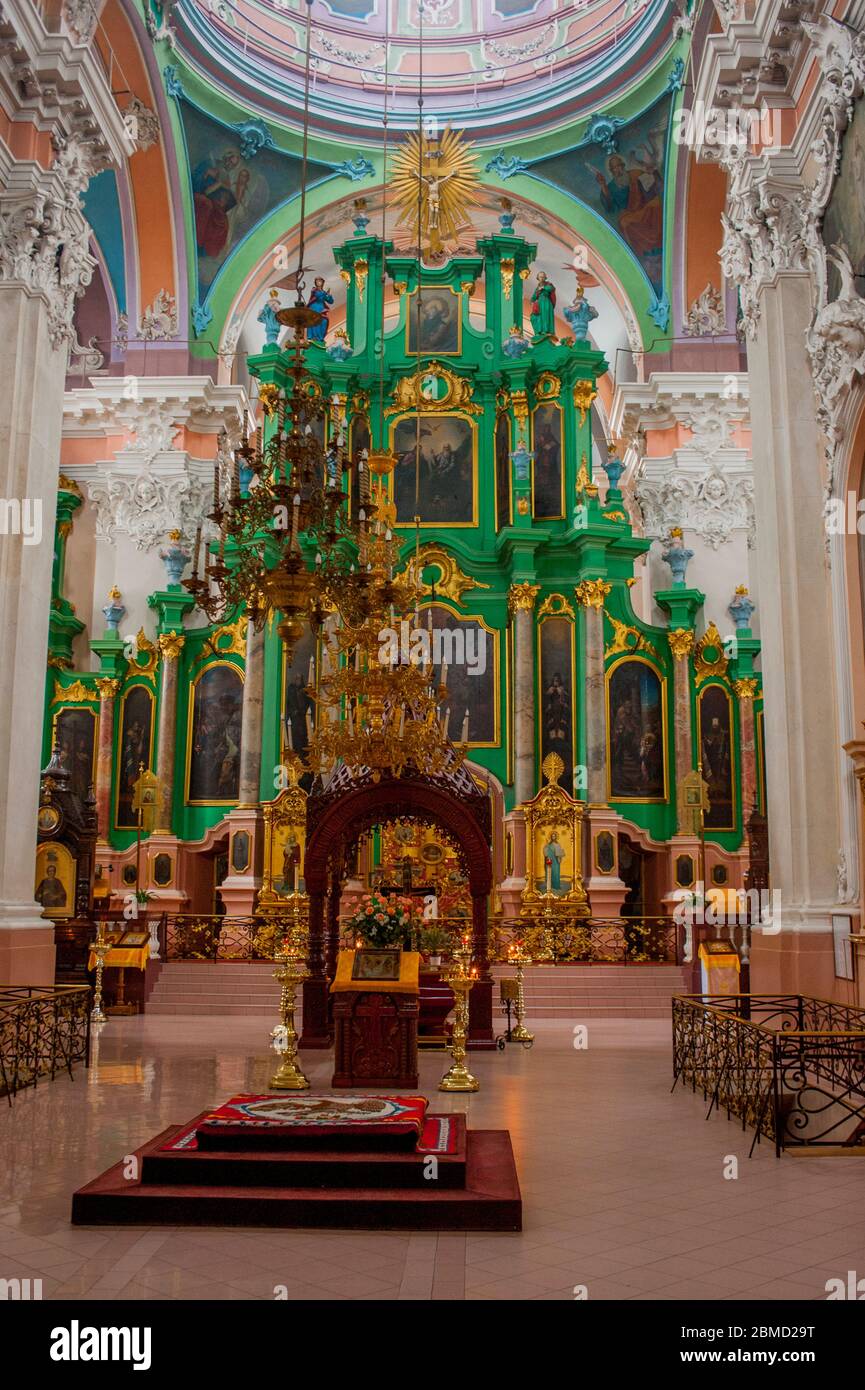 Das Innere der orthodoxen Kirche des Heiligen Geistes, einer russisch-orthodoxen Kirche in Vilnius, der Hauptstadt Litauens, wurde 1749 wieder aufgebaut Stockfoto