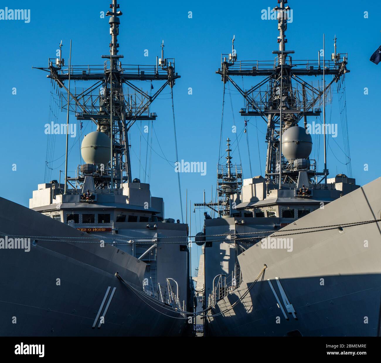 Die beiden australischen Kriegsschiffe wurden an die chilenische Marine verkauft. HMAS Newcastle und HMAS Melbourne, Adelaide-Klasse Fregatten umbenannt werden Stockfoto