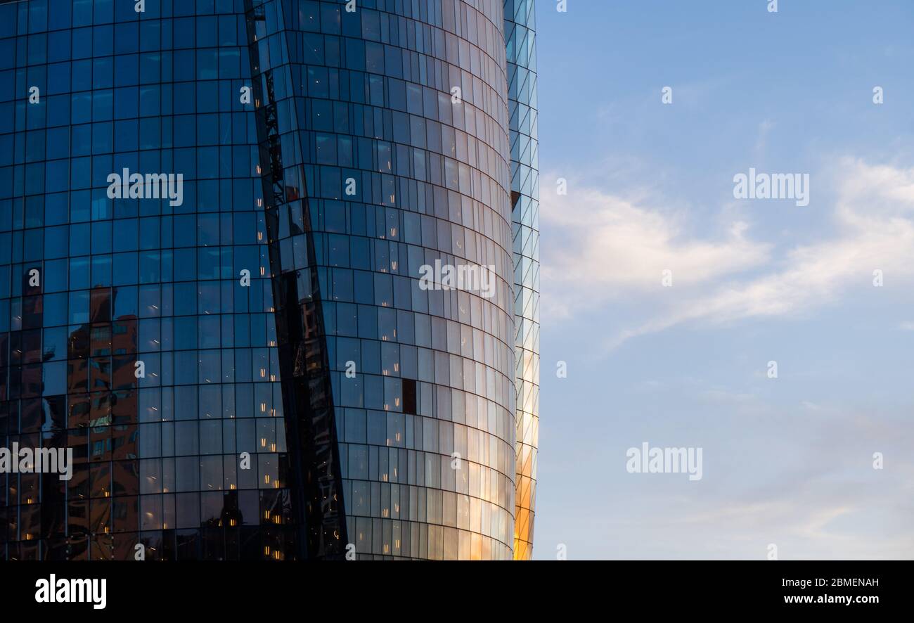 Eine Aufnahme von Darling Harbour, die den Bau des Crown Casino Tower in Barangaroo zeigt Stockfoto