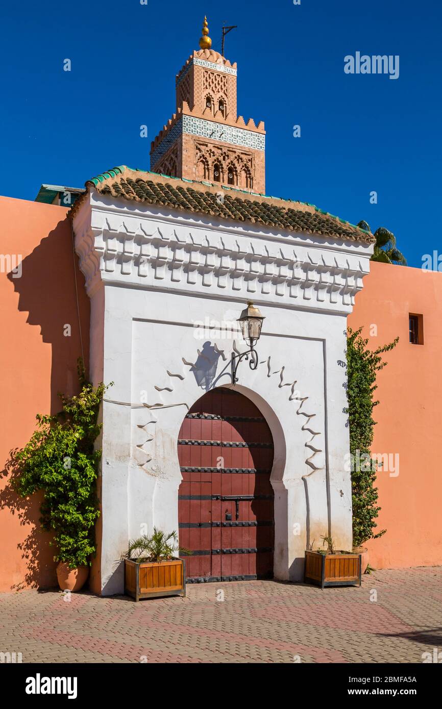 Blick auf das Minarett der Koutoubia-Moschee, UNESCO-Weltkulturerbe, Marrakesch, Marokko, Nordafrika, Afrika Stockfoto