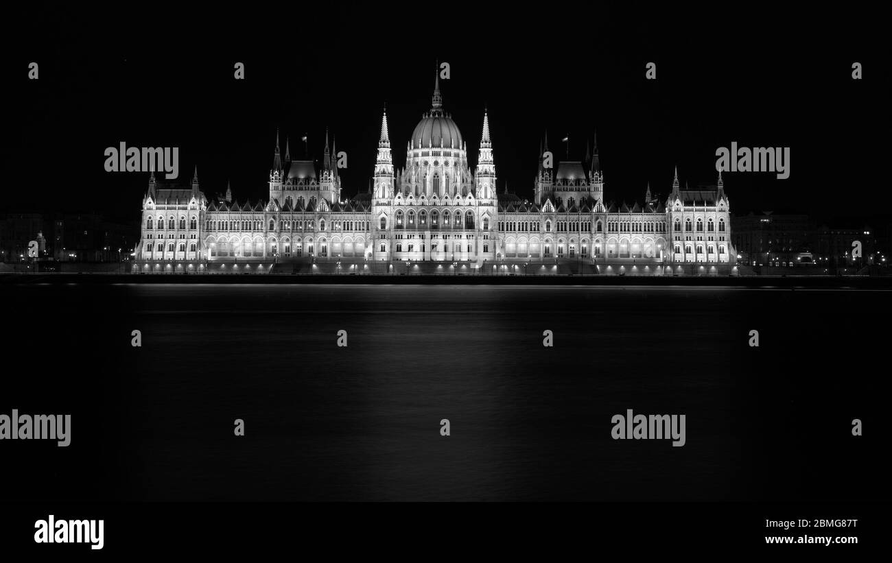 Parlamentsgebäude in Budapest bei Nacht Stockfoto