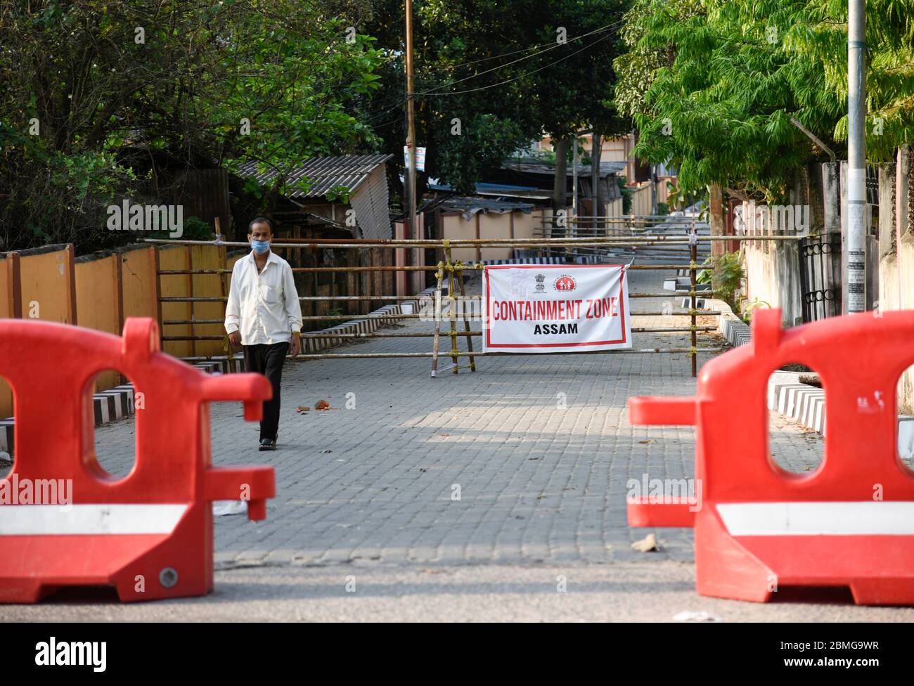 Guwahati, Assam, Indien. Mai 2020. Die Räumlichkeiten der Regional Dental College wurden während der landesweiten Sperrung von COVID-19 in Guwahati, Assam, Indien, am Samstag, den 9. Mai 2020, geschlossen, nachdem ein Student positiv auf ein neuartiges Coronavirus getestet wurde. Kredit: David Talukdar/Alamy Live News Stockfoto