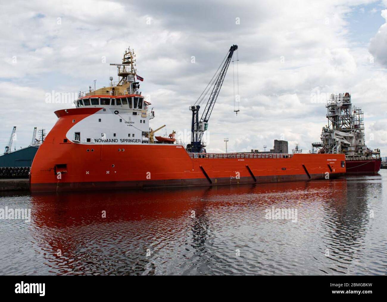 Norwegisches zugelagertes Offshore-Schlepper-/Versorgungsschiff, Norman Springer, in Leith Docks, Stockfoto