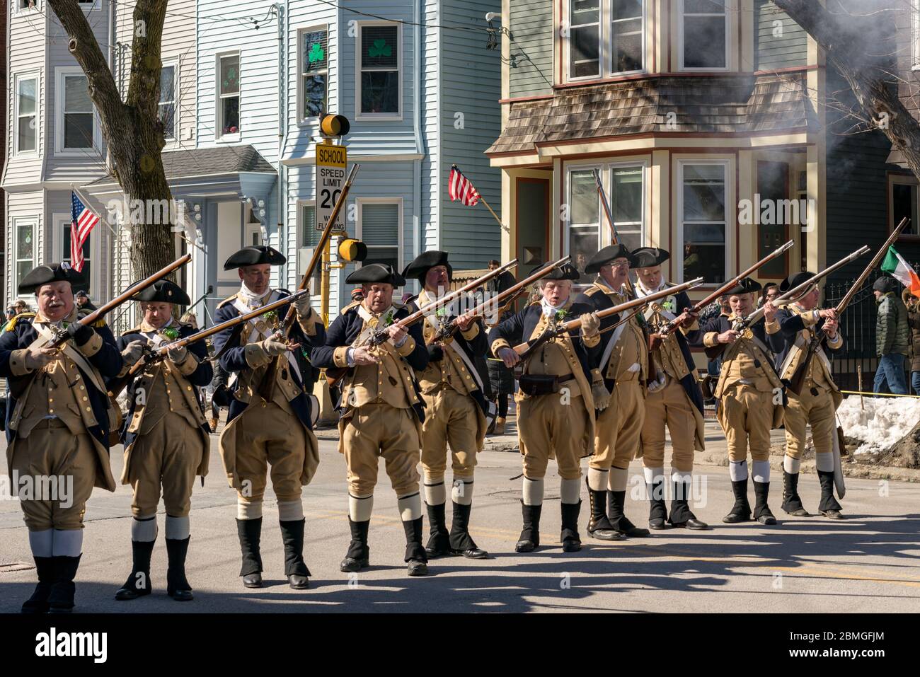 Revolutionary war Nachstellung bei der St. Patrick's Day Parade in South Boston, Massachusetts. Stockfoto