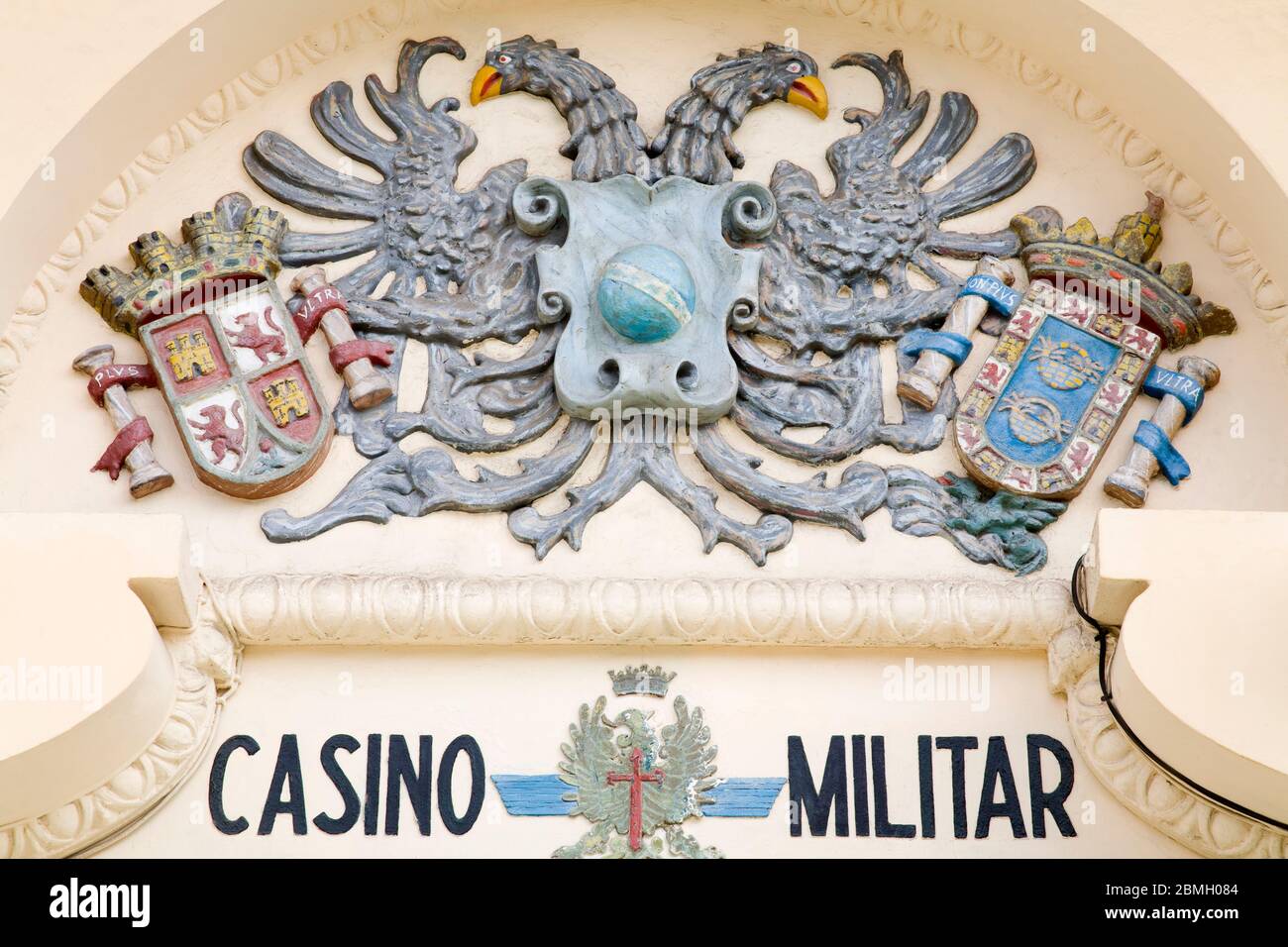 Wappen auf Casino Militar, Plaza de Espana, Melilla, Spanisch Marokko, Spanien Stockfoto