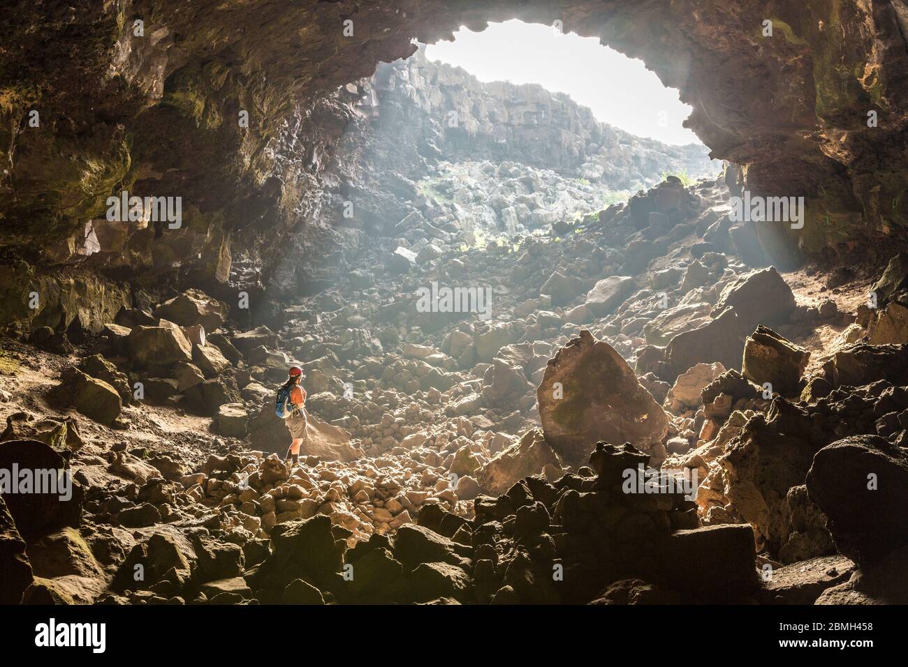 Eintritt zur Höhle der Lavastrohre, Jameo Puerta Falsa, Lanzarote, Kanarische Inseln, Spanien Stockfoto