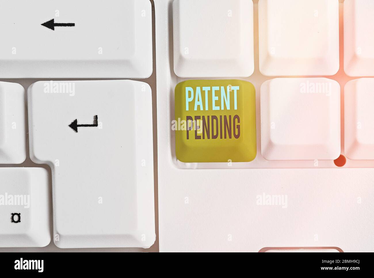 Schreiben Sie einen Hinweis mit dem Hinweis auf das anhängige Patent Geschäftskonzept für Antrag bereits eingereicht, aber noch nicht gewährt Verfolgung Schutz Stockfoto