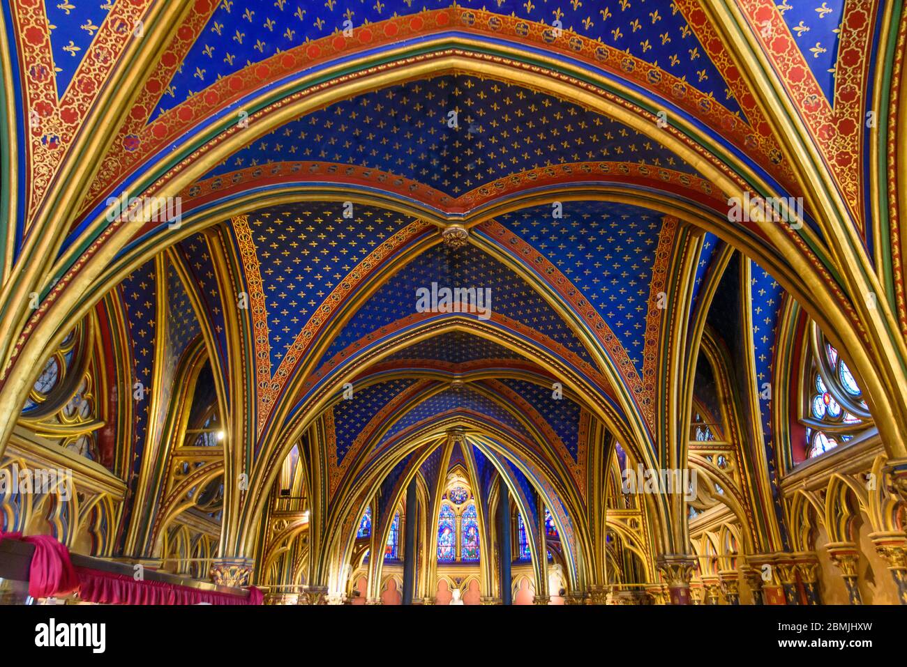 Innenraum der unteren Kapelle von Sainte-Chapelle in Paris, Frankreich Stockfoto