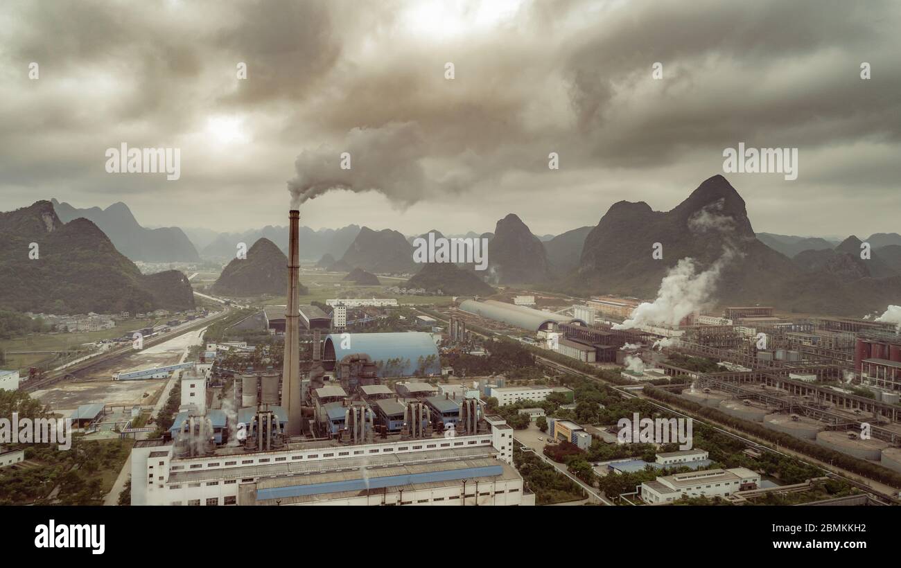 Luftaufnahme der Aluminiumoxid-Fabrik Stockfoto