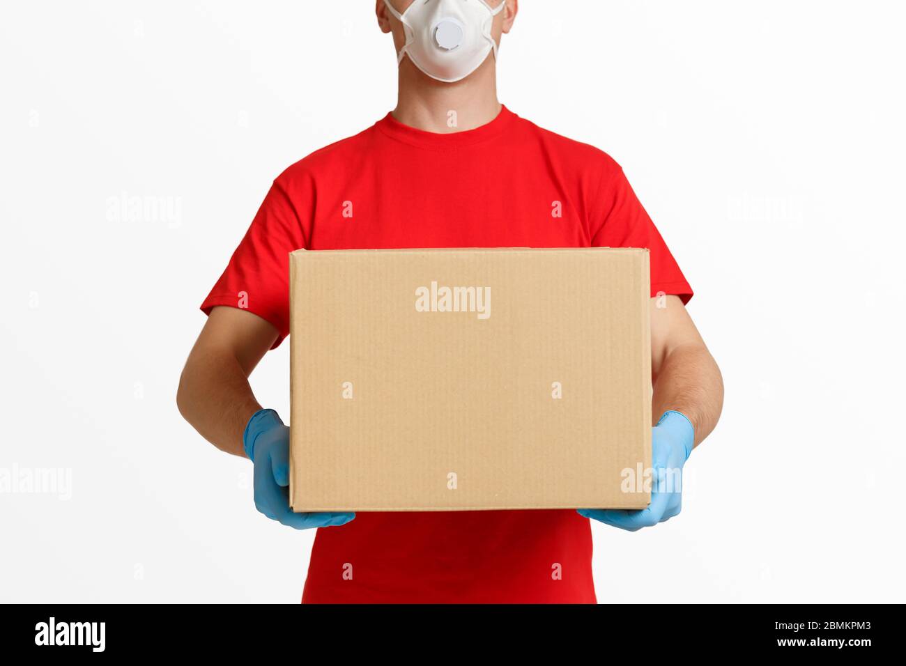 Paket von zu Hause per Kurier, abgeschnitten Stockfoto