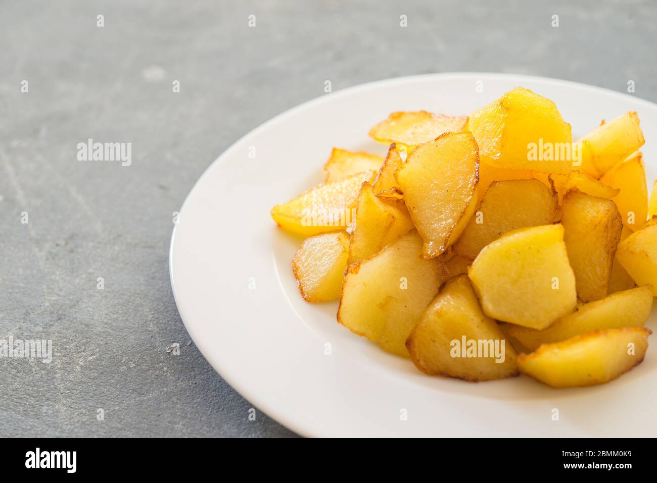 Patatas Bravas traditionelle spanische Kartoffeln snack Tapas Stockfoto