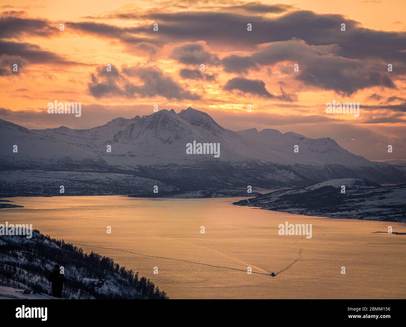 Fahrt in den Abend Stockfoto