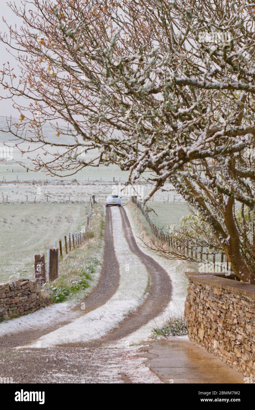 Schnee liegen in Orkney, 10. Mai 2020 Stockfoto