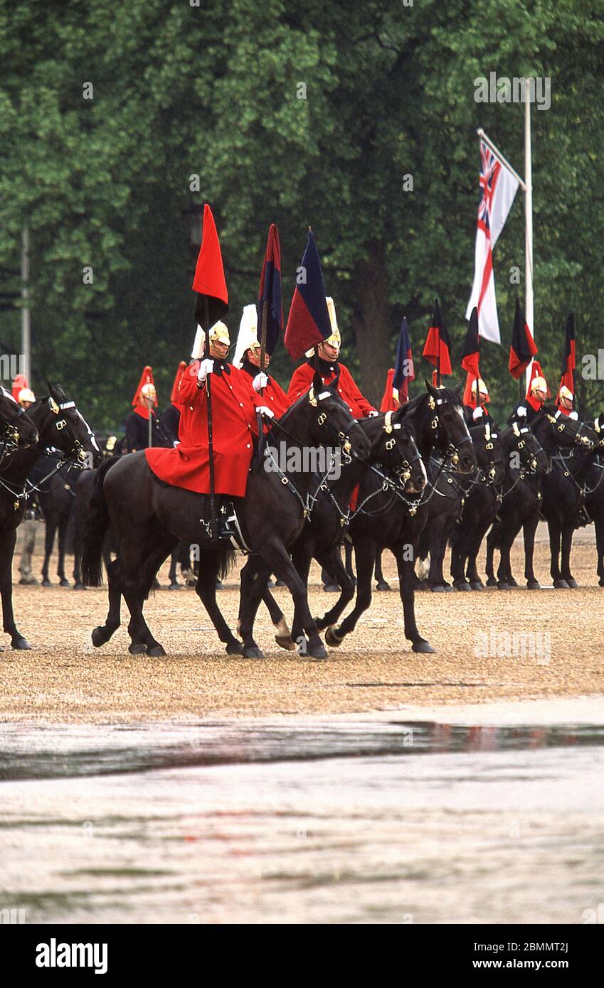 Mitglieder der Household Division Life Guards Proben für Zeremonien auf Horse Guards Parade London 2006 Stockfoto