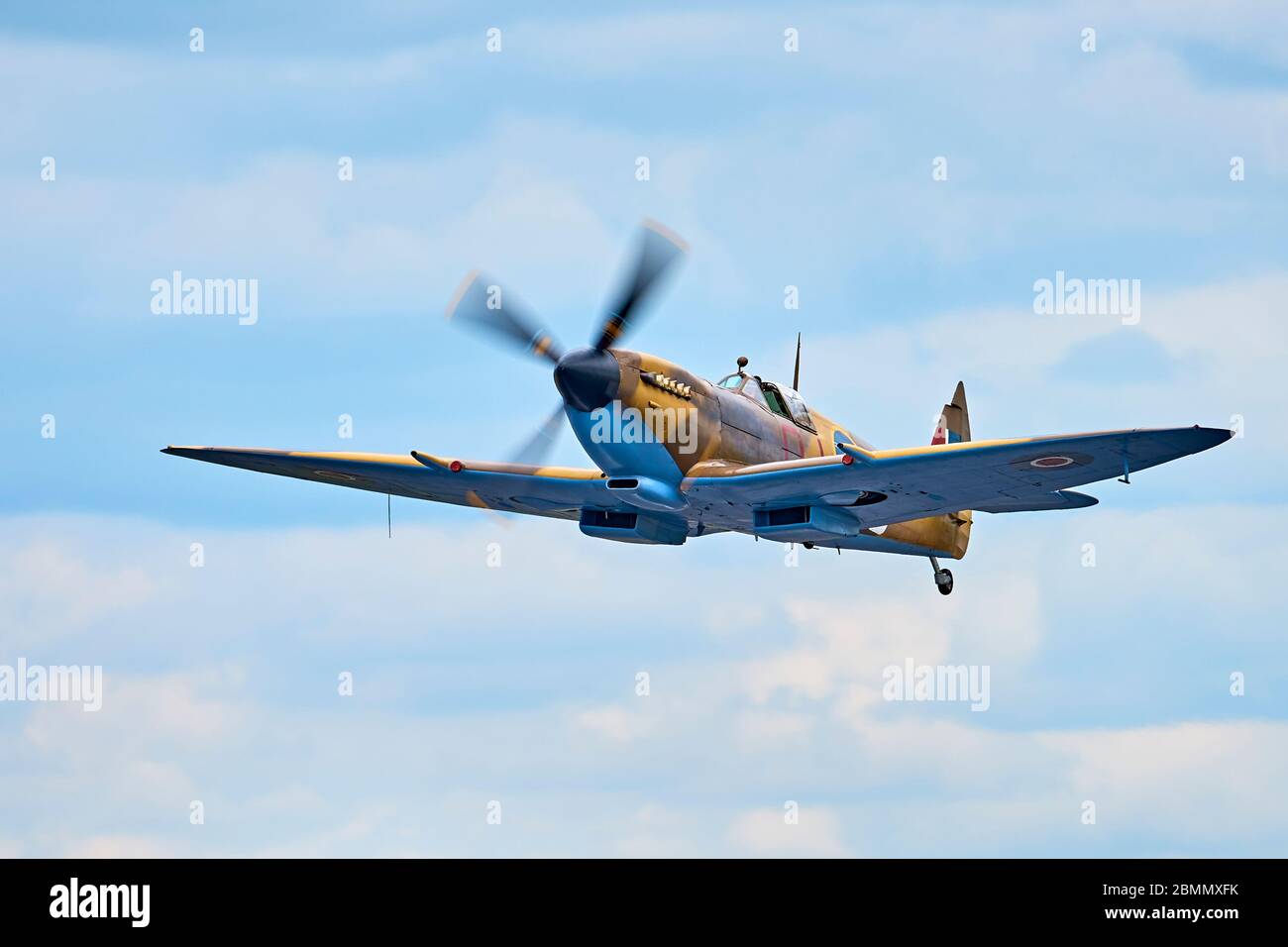 Supermarine Spitfire Mk LF IXe MK356 (Schlacht von Großbritannien Memorial Flight) in Wüste Tarnung. Stockfoto