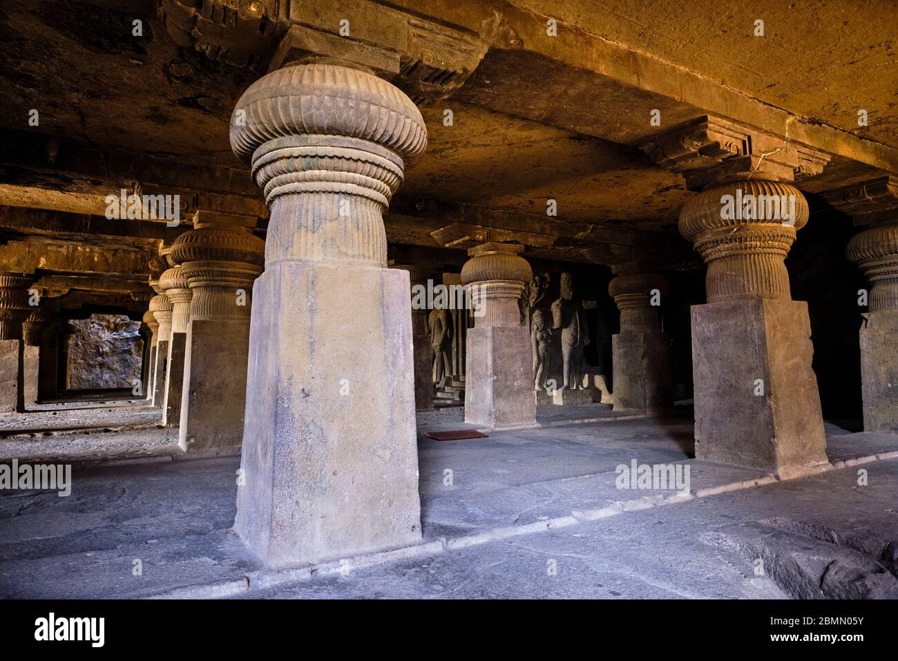 Indien, Maharashtra, Ellora Höhlentempel, UNESCO Welterbe, Höhle Nr. 29 Stockfoto
