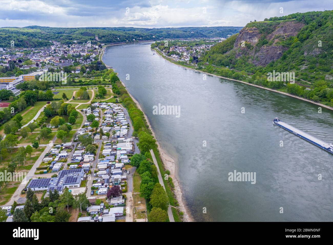 Luftaufnahme des Rheintals und Erpeler Ley Hill und des Camping Goldener Meile Remagen Deutschland Stockfoto