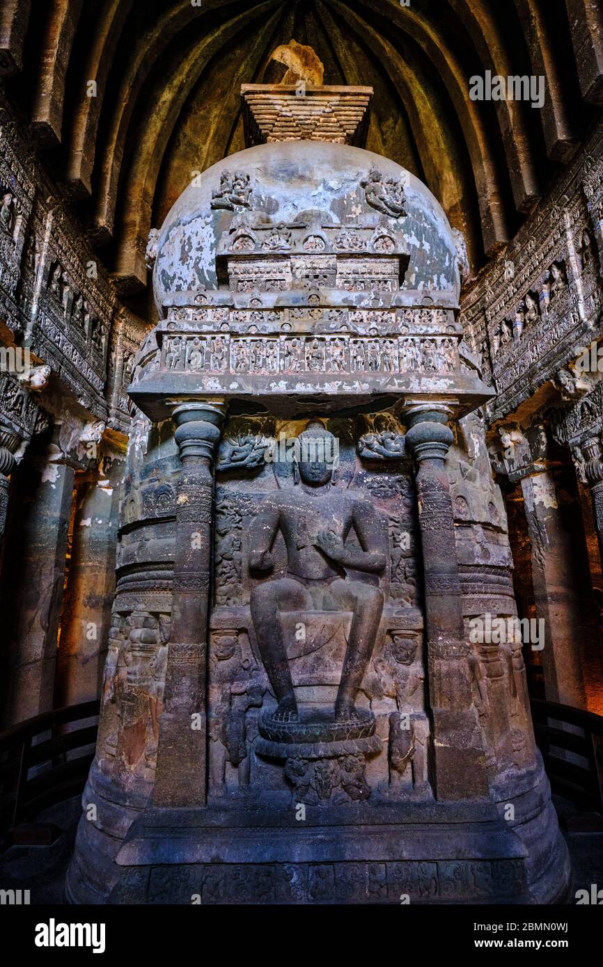 Indien, Maharashtra, Ajanta Höhlentempel, UNESCO Welterbe, Höhle Nr. 26 Stockfoto