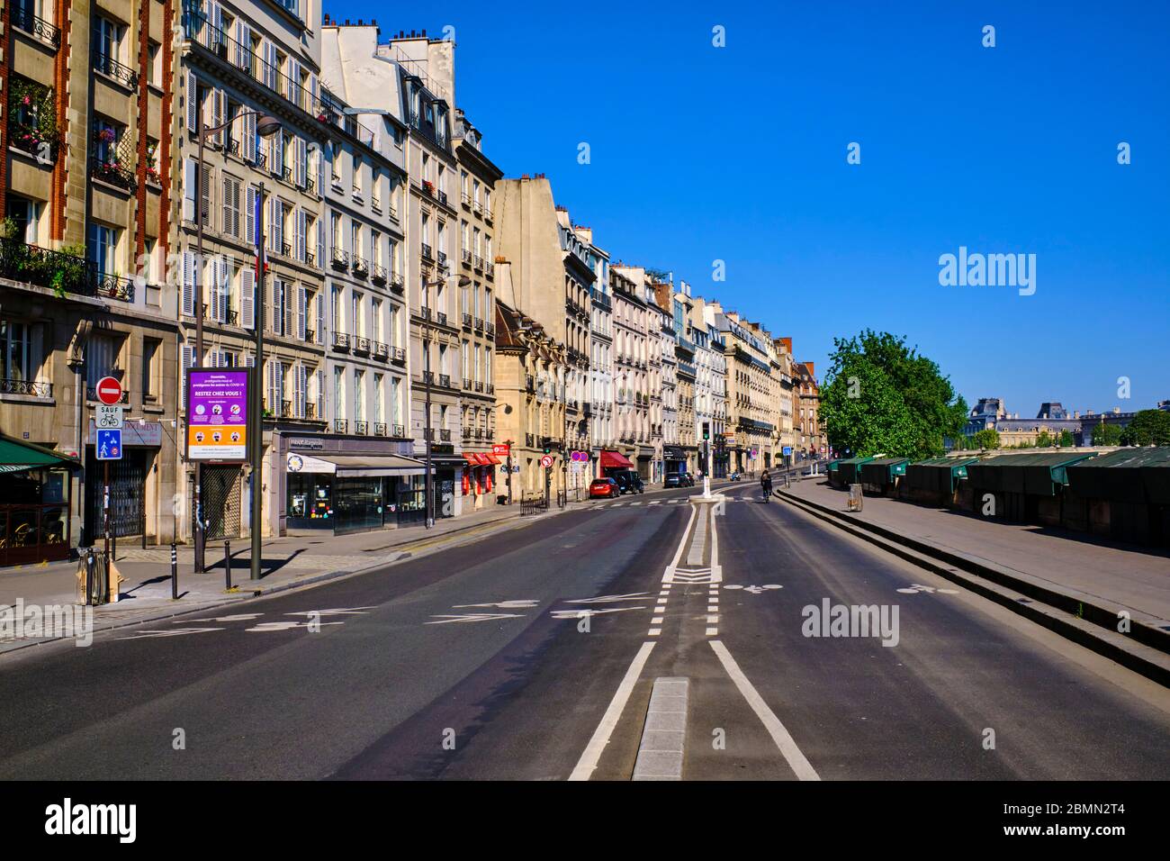 Frankreich, Paris, der Quai des Grands Augustins während der Sperrung von Covid 19 Stockfoto