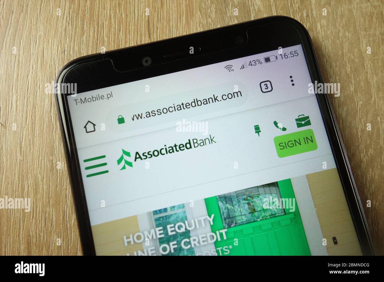 Zugehörige Banc-Corp Bank-Website (www.associatedbank.com) auf dem Smartphone angezeigt Stockfoto