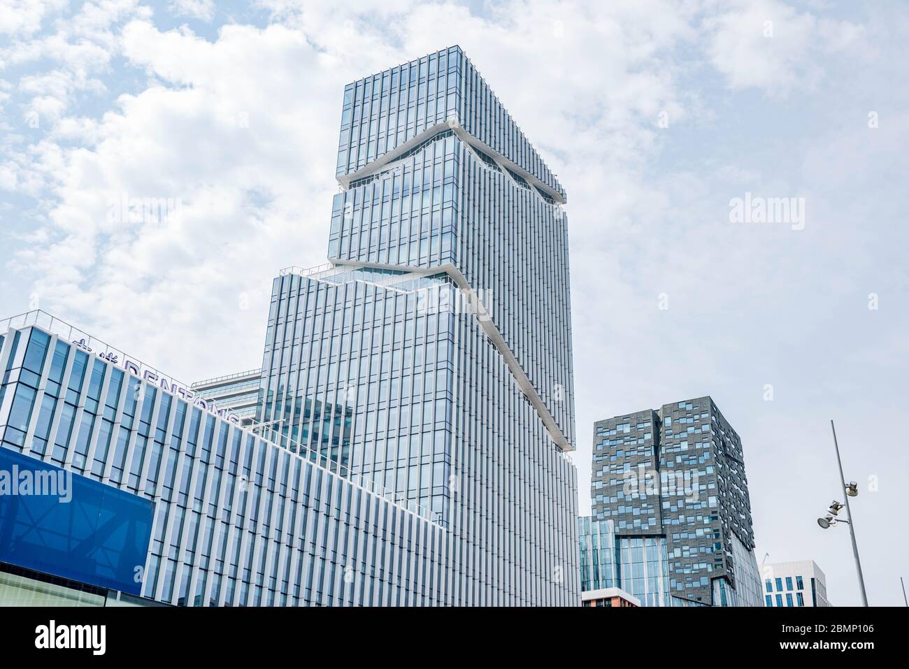 Amsterdam 29 September 2019 Glasturm Gebäude im Finanzzentrum der Stadt Amsterdam in Holland die Niederlande genannt Zuid-as und Stockfoto