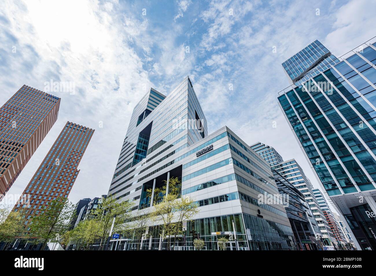 Amsterdam 29 September 2019 Glasturm Gebäude im Finanzzentrum der Stadt Amsterdam in Holland die Niederlande genannt Zuid-as und Stockfoto