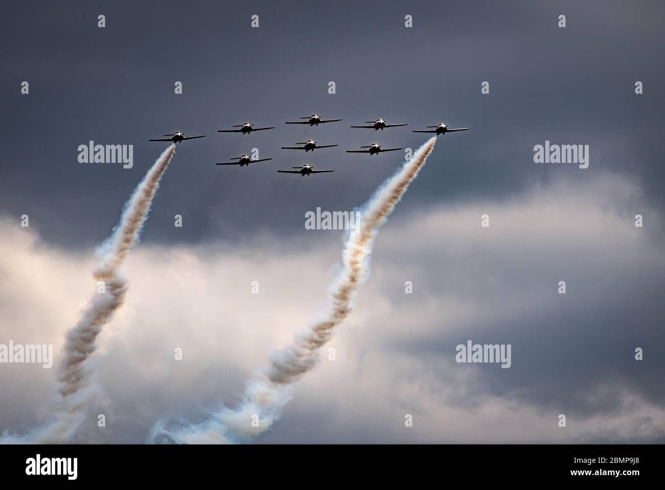 RCAF Snowbirds führen Luftakrobatik über London Ontario in der Operation Inspiration Stockfoto