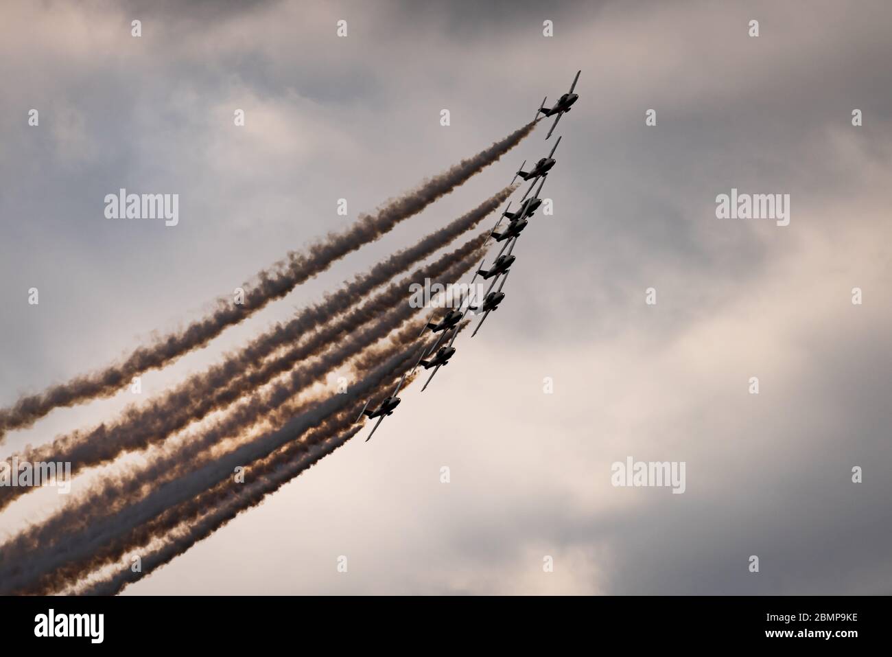RCAF Snowbirds führen Luftakrobatik über London Ontario in der Operation Inspiration Stockfoto