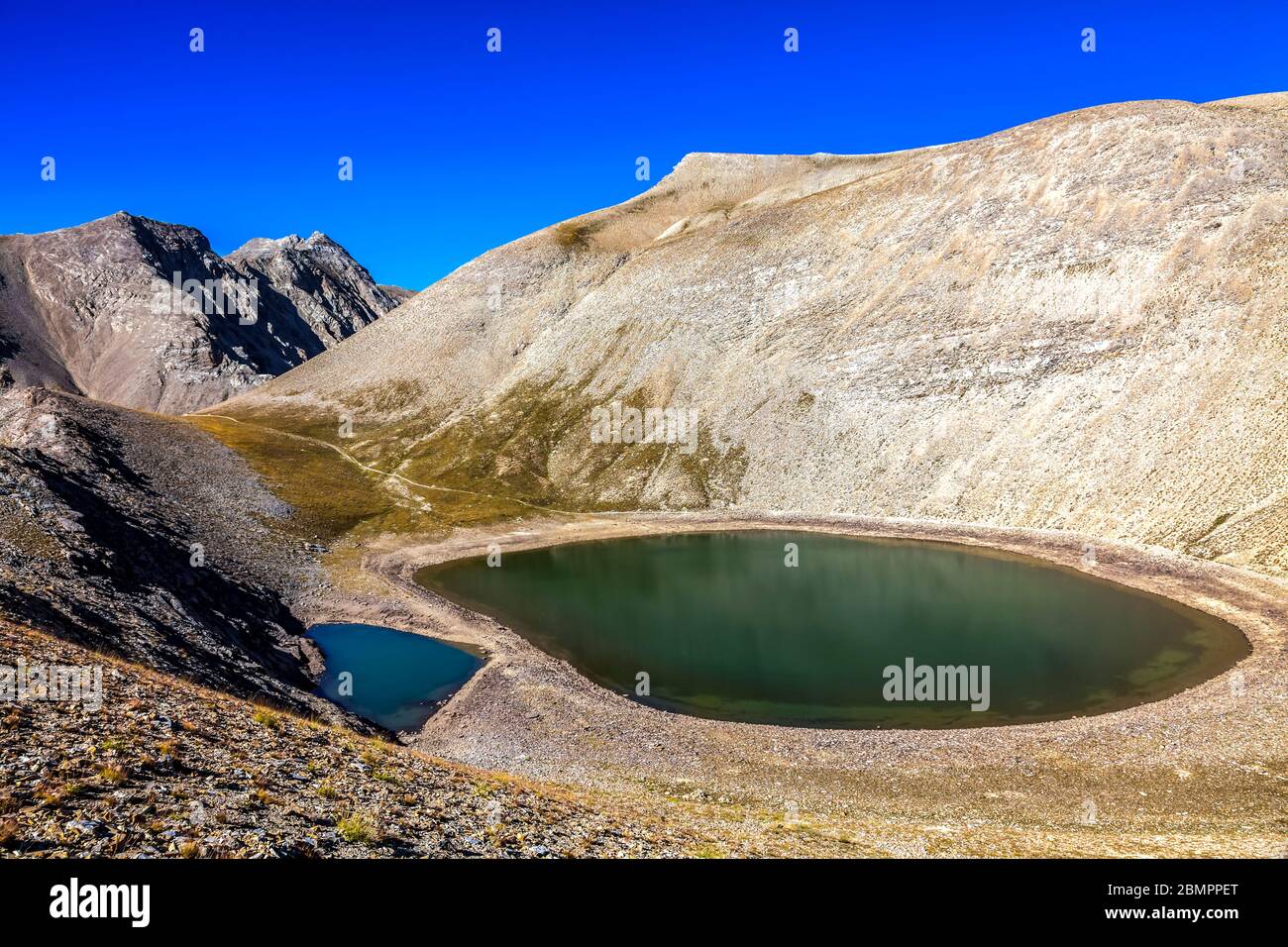 Bild des Lac des garrets (262 m) in den südfranzösischen Alpen im Nationalpark Mercantour. Stockfoto