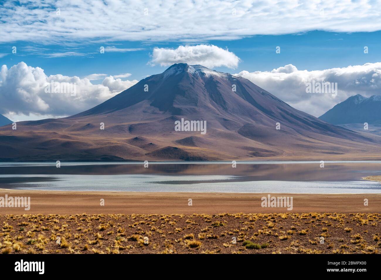 Miscanti See in der Atacama Wüste, Nord Chile, Südamerika. Stockfoto