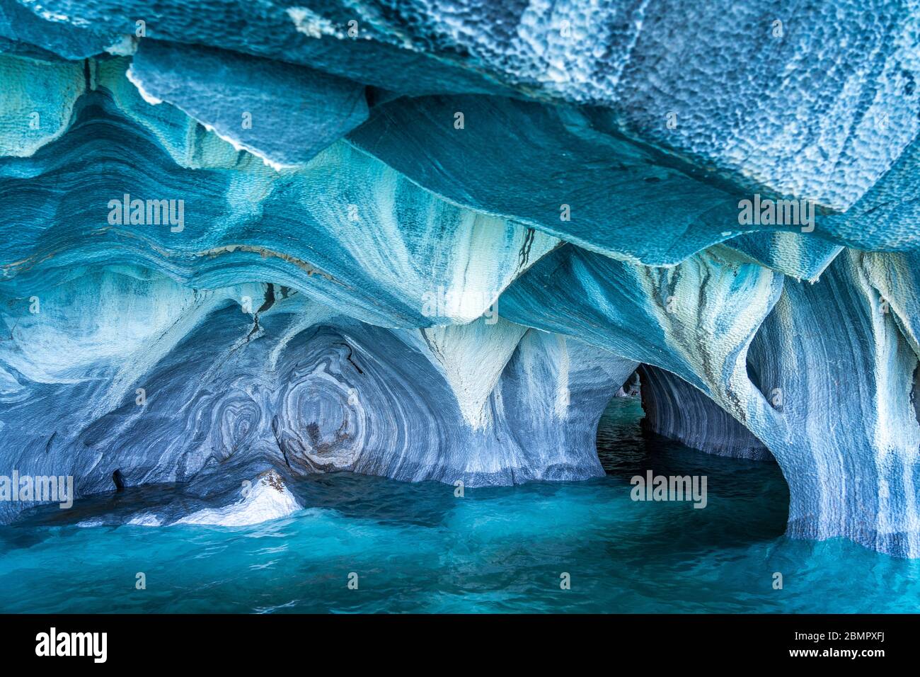 Die Marmorhöhlen (spanisch: Cuevas de Marmol), eine Reihe von natürlich geformten Höhlen im General Carrera See in Chile, Patagonien, Südamerika. Stockfoto