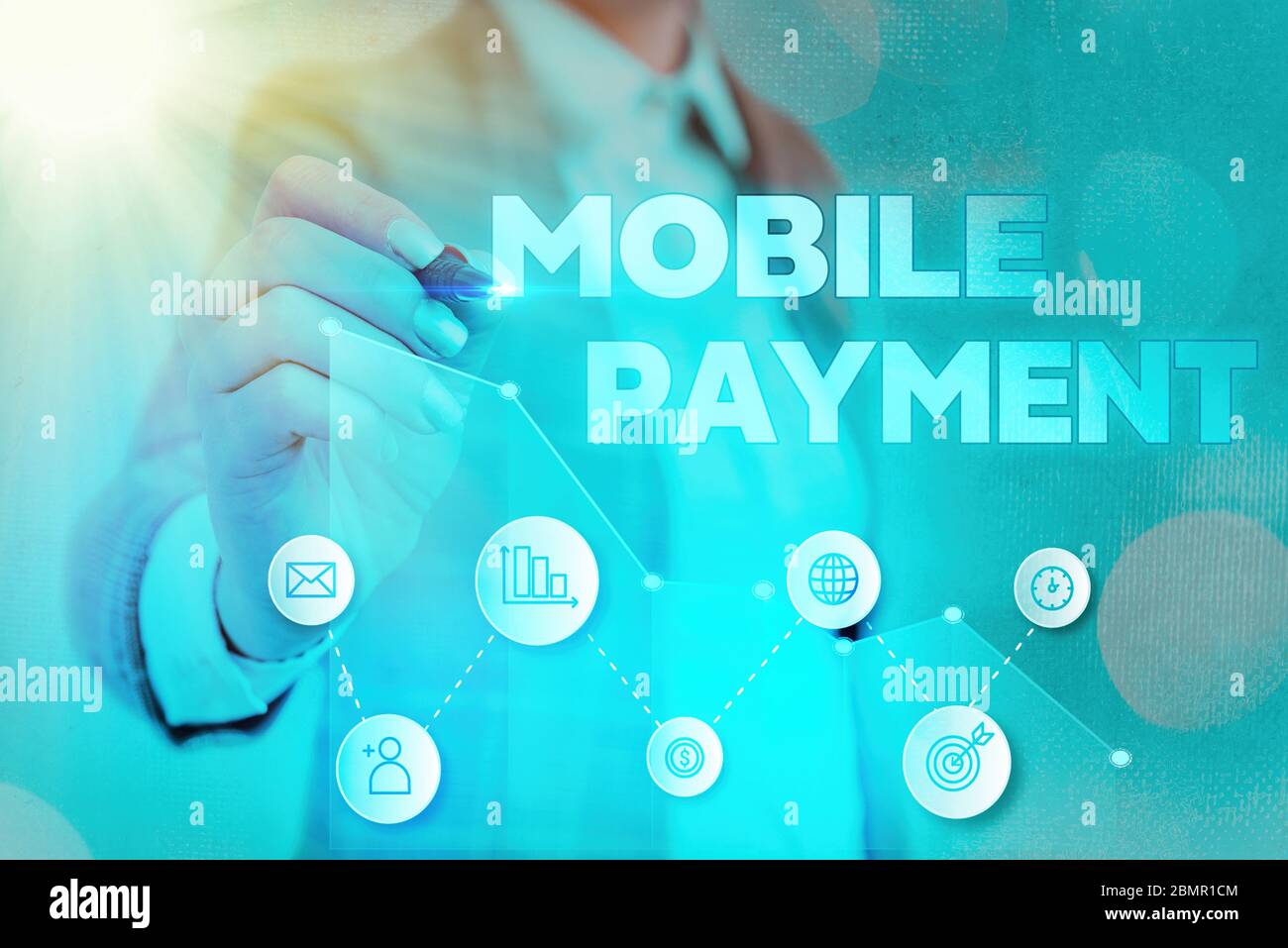 Schreibnotiz mit Mobile Payment. Geschäftskonzept für bargeldlose Zahlung durch tragbare elektronische Geräte Stockfoto