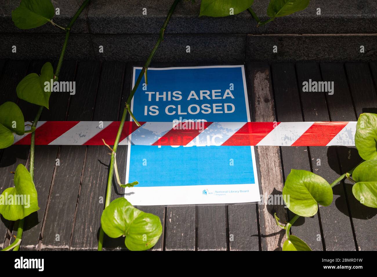08.05.2020, Singapur, Republik Singapur, Asien - Maßnahmen zur Bekämpfung der Ausbreitung des Coronavirus (Covid-19) in der Innenstadt. Stockfoto
