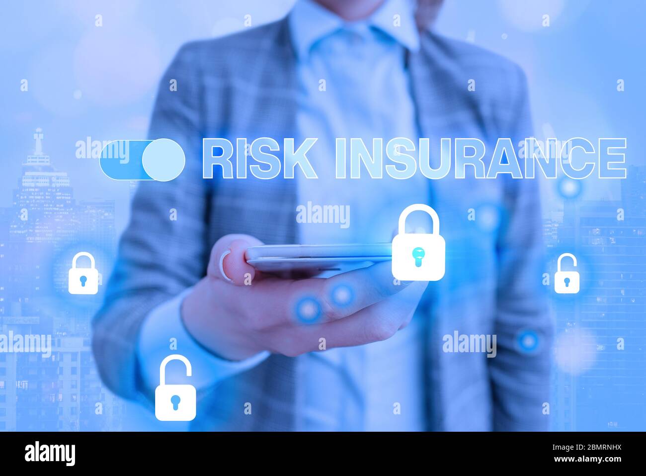 Textschild mit Risikoversicherung. Geschäftsfoto mit der Möglichkeit eines Verlusts gegen die Haftungsdeckung Stockfoto
