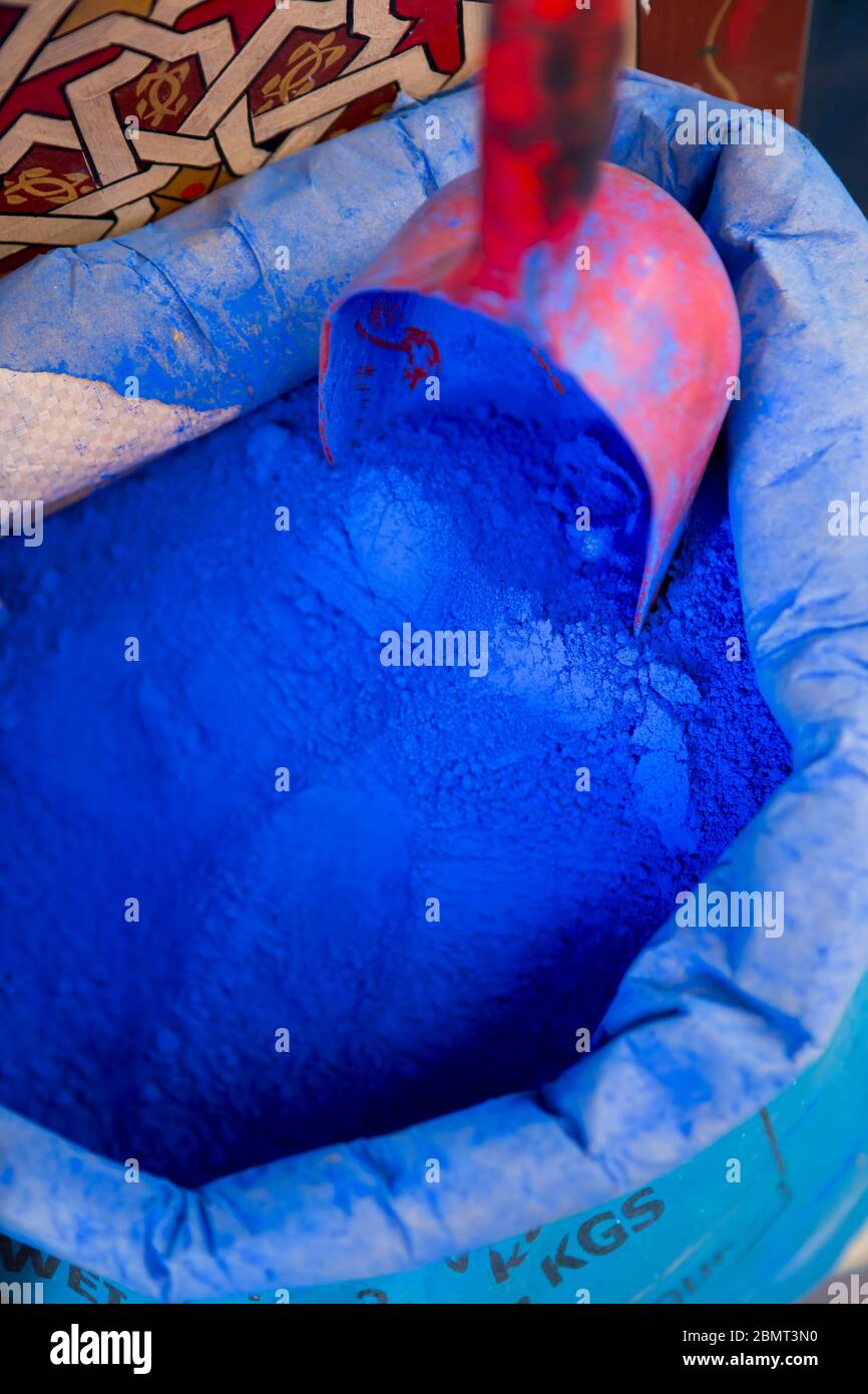 Blaues Pigmentpulver Micro Cobalt, Marokko Stockfoto