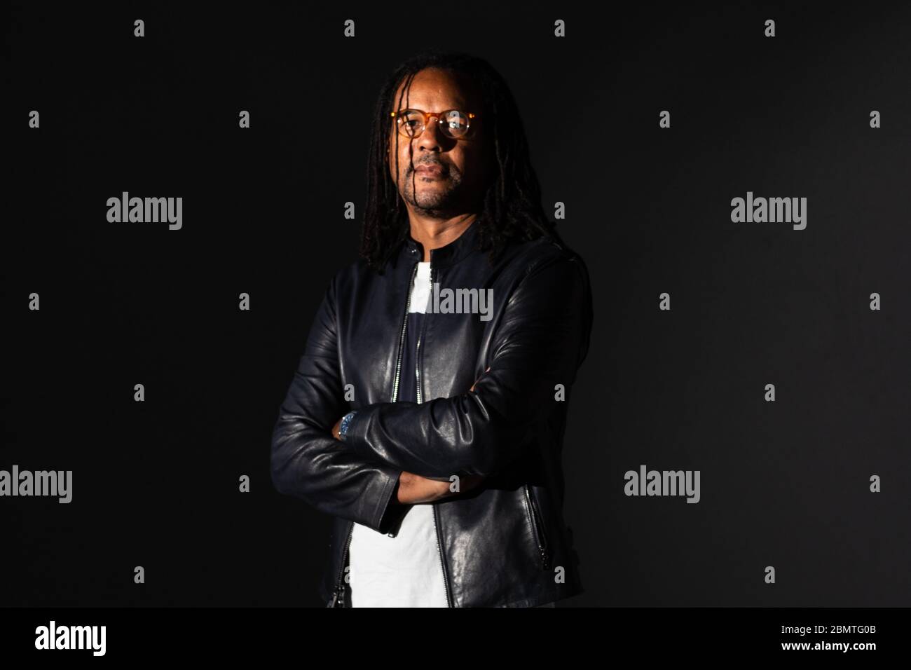 EDINBURGH, SCHOTTLAND - AUGUST 25: Der amerikanische Schriftsteller und Pulitzer-Gewinner Colson Whitehead nimmt an einem Fotoanruf während des Edinburgh International Book Fests Teil Stockfoto