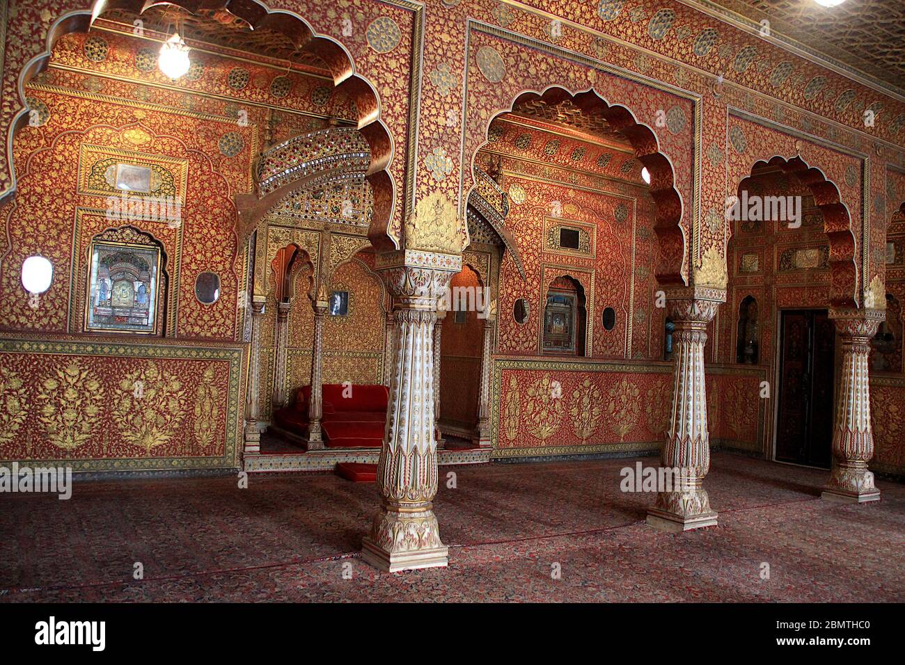 Ansicht der dekorativen Innenraum der Montagehalle in Junagarh Fort in Bikaner in Rajasthan, Indien, Asien Stockfoto