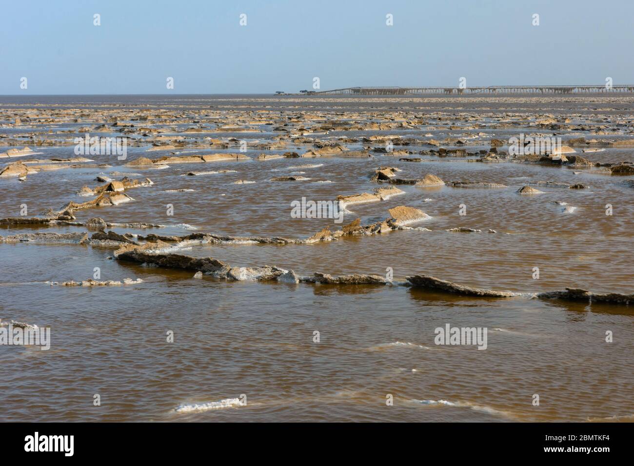 Danakil-Senke mit Salzsee und Kristallen, Dallol-Wüste, Äthiopien Stockfoto Danakil-Senke mit Salzsee und Kristallen, Dallol-Wüste, Äthiopien Stockfoto