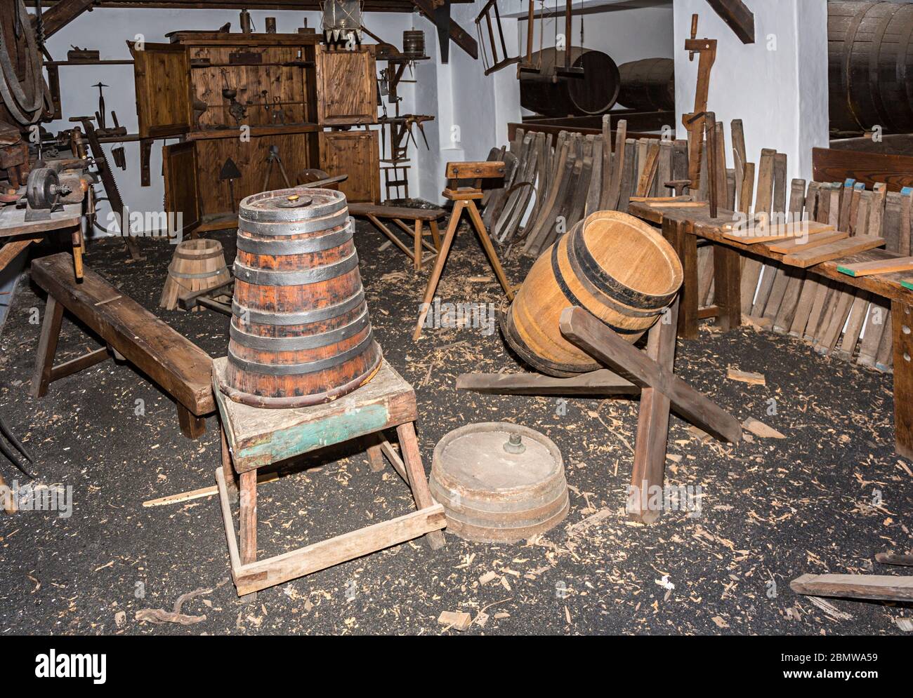 Fass-Herstellung Werkstatt, Bodegas el Grifo Weinmuseum, La Geria, Lanzarote, Kanarische Inseln, Spanien Stockfoto