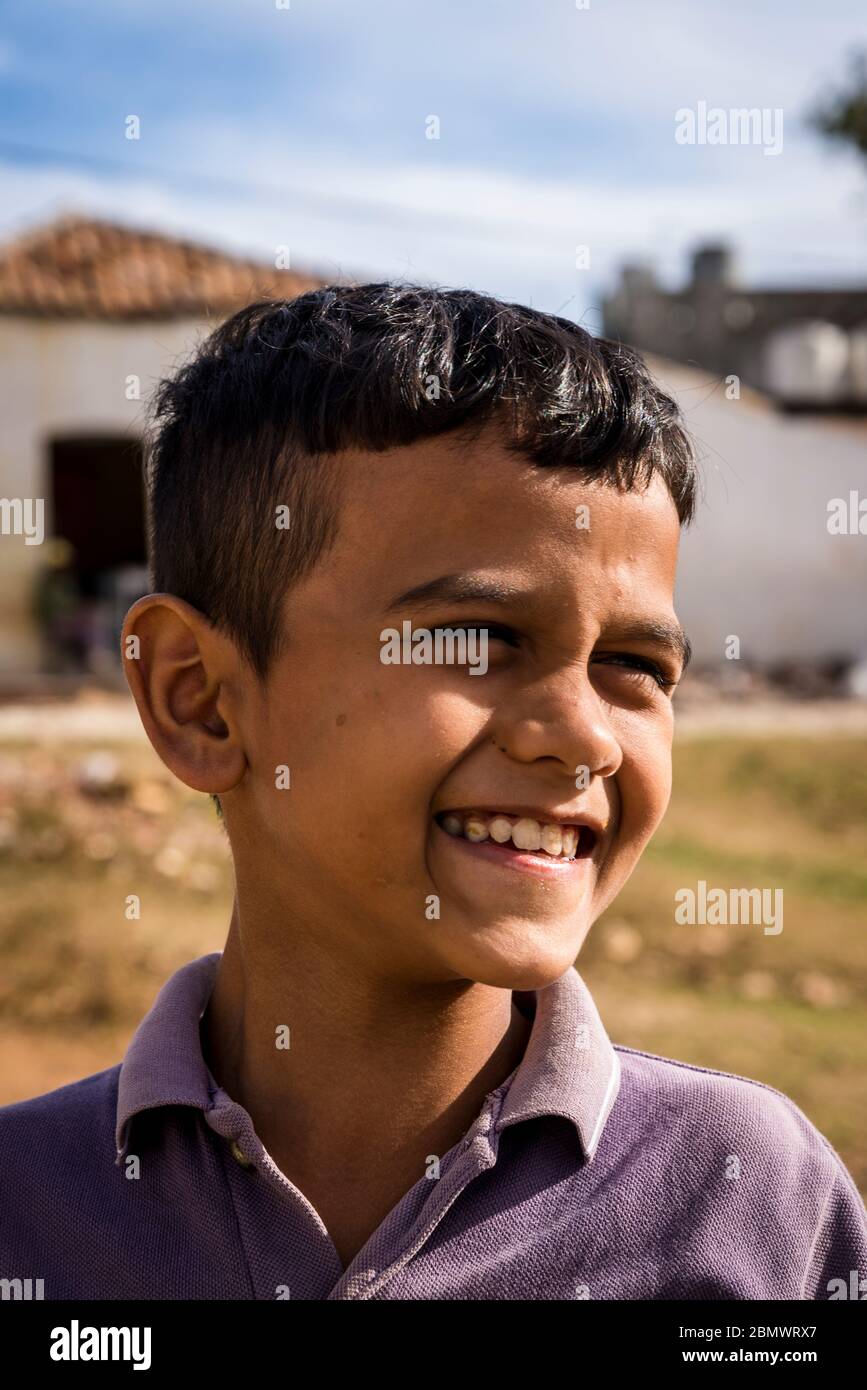 Acht Jahre alter Junge lächelnd, Trinidad, Kuba Stockfoto