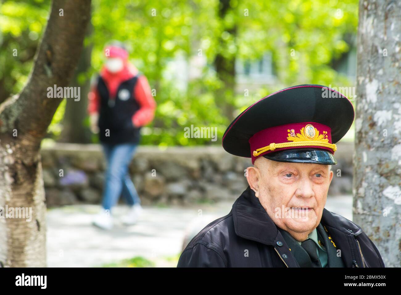 General Ivan Sawtschenko in Kiew, mutig und in guter Form, als er bereit, den 9. Mai 75. Jahrestag des sowjetischen Sieges über die Nazis zu feiern, und seine 94jährigen Stockfoto