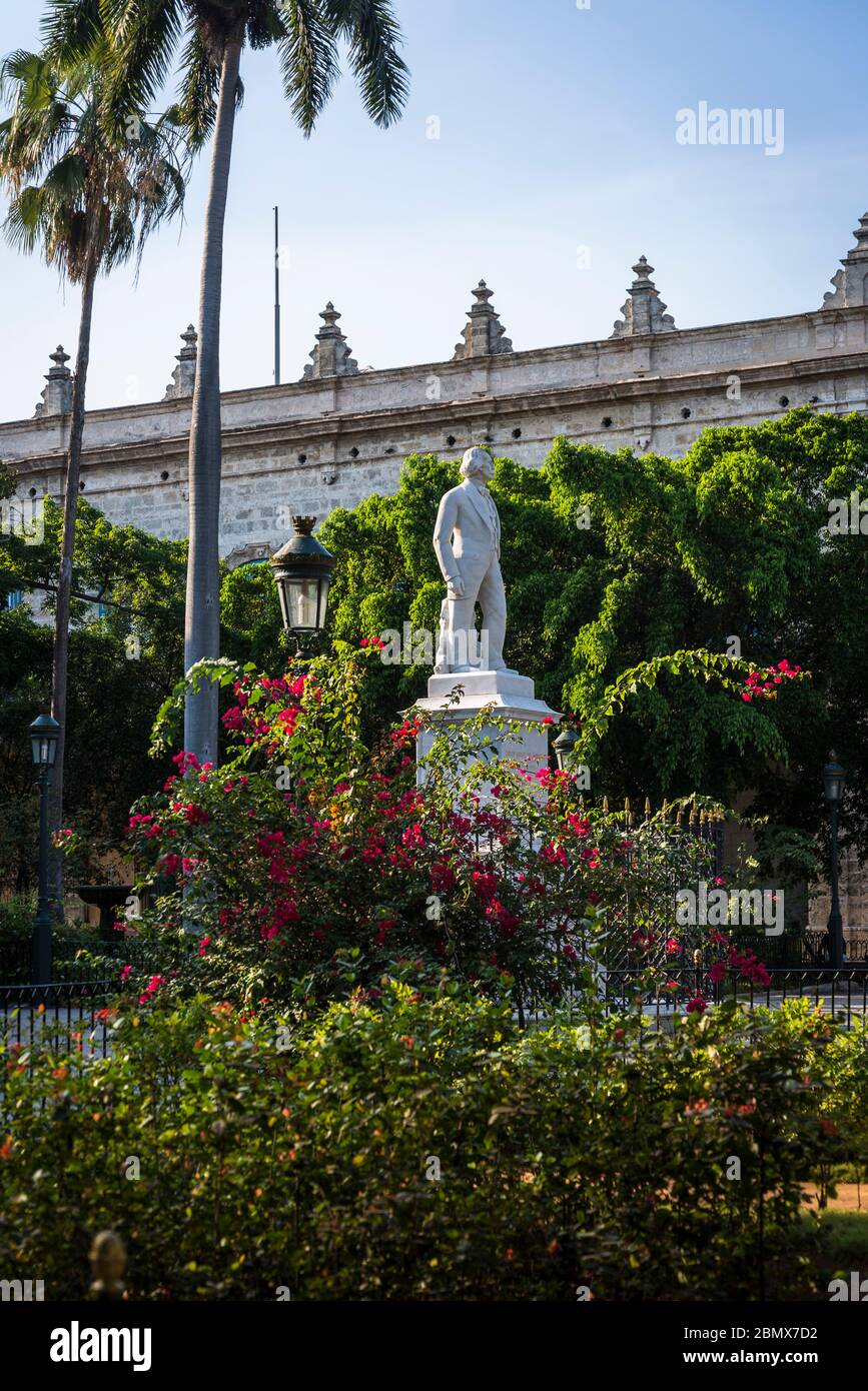 Denkmal für Jose Marti auf der Plaza de Armas, der älteste Platz in der Altstadt, Havanna Vieja, Havanna, Kuba Stockfoto