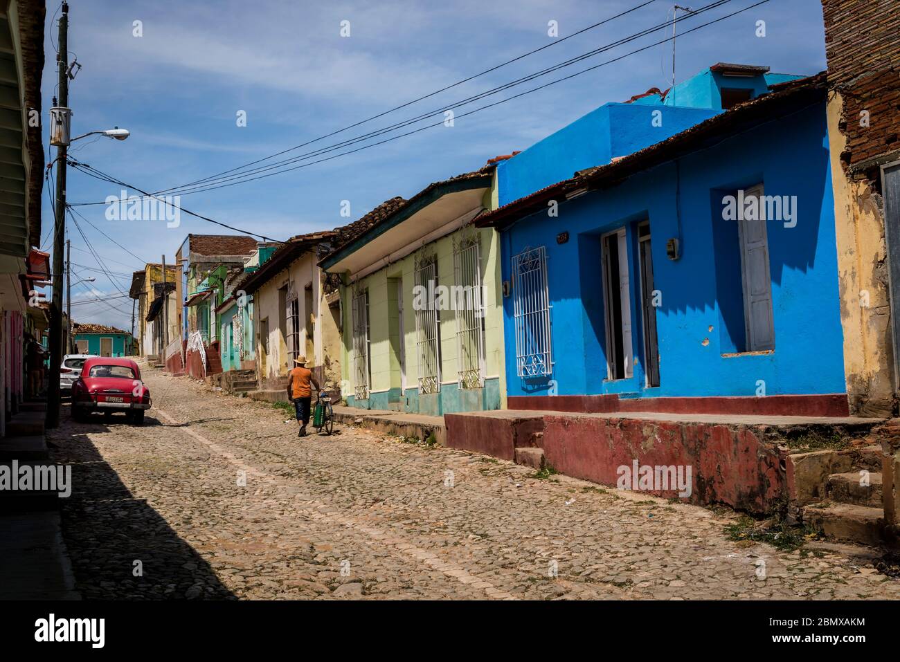 Typische Kopfsteinpflaster Straße mit bunten Häusern im alten Kolonialzentrum der Stadt, Trinidad, Kuba Stockfoto