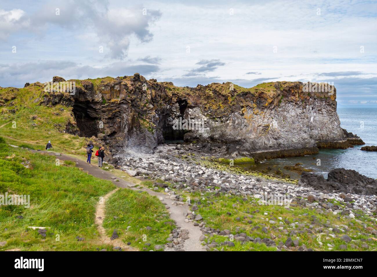 Atemberaubende vulkanische Geologie von Hellnar, Snæfellsnes Halbinsel in Westisland. Stockfoto