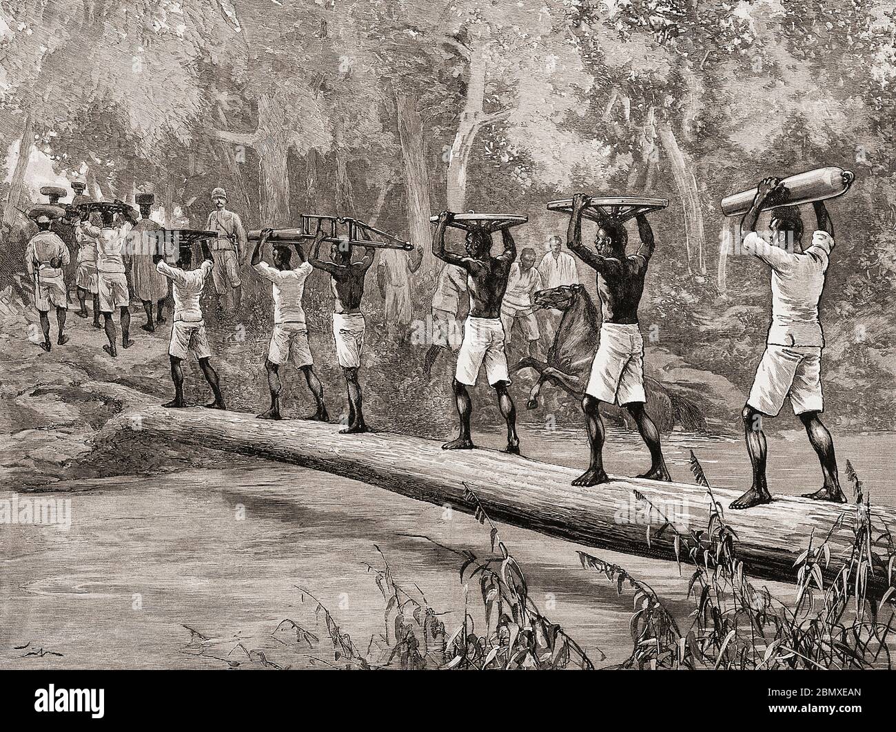 Träger, die demontierte Gewehre über einen Bach in den Niger Territories bei einer Expedition gegen Sklavenpeiniger tragen. Nach einer Skizze von Unterkommandant Morgan von der Constabulary Force der Niger Company, um 1890. Stockfoto