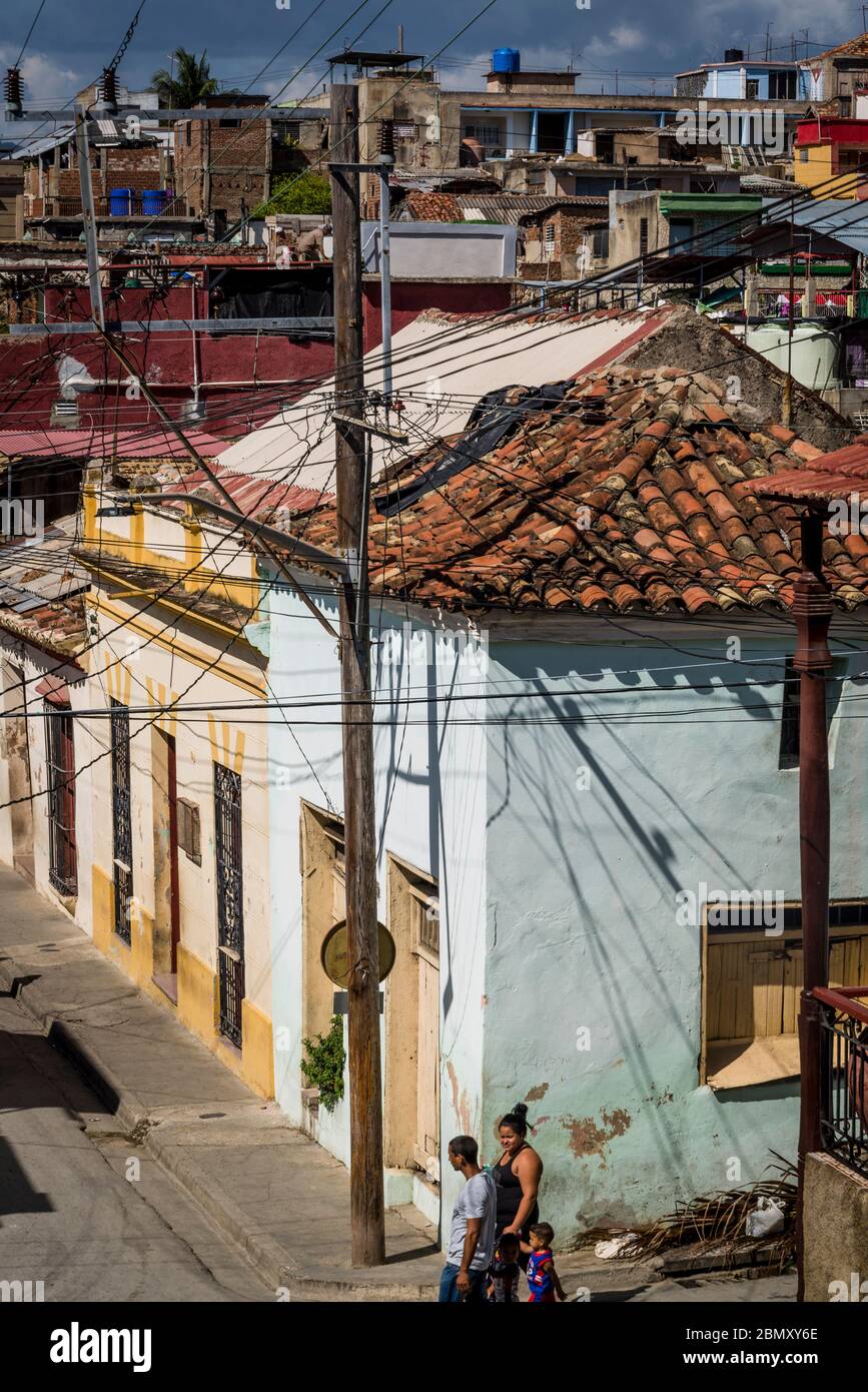 Straße in einer armen Gegend, Santiago de Cuba, Kuba Stockfoto