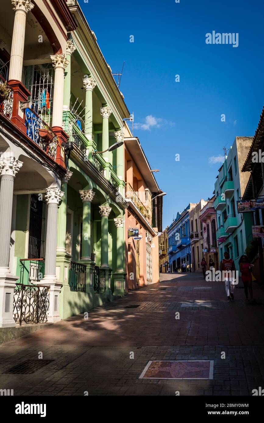 Hauptfußgängerzone für Restaurants und Geschäfte, Santiago de Cuba, Kuba bekannt Stockfoto
