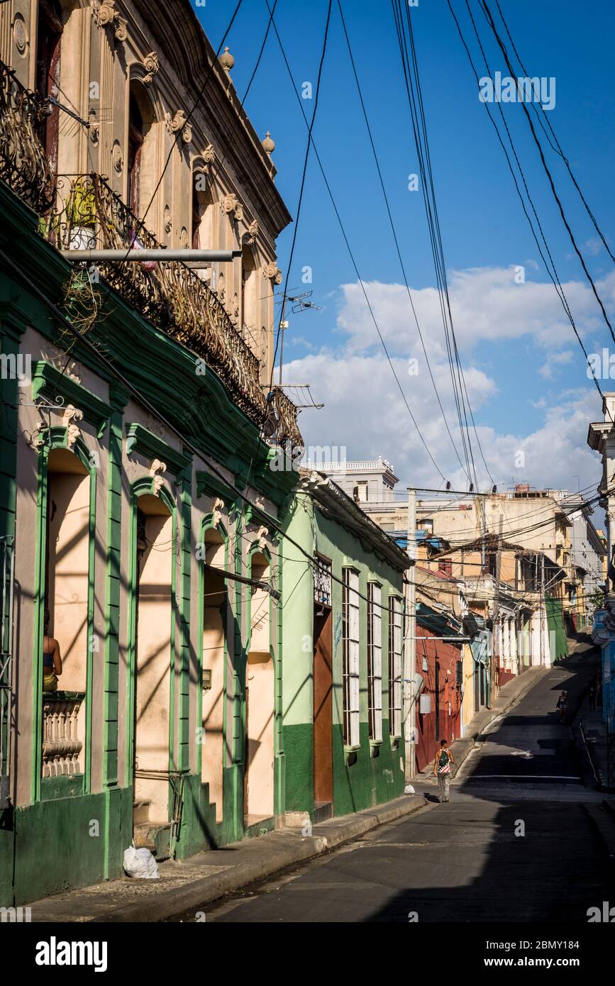 Calle Heredia, eine Straße aus der Kolonialzeit, die für Unterhaltung bekannt ist, Santiago de Cuba, Kuba Stockfoto